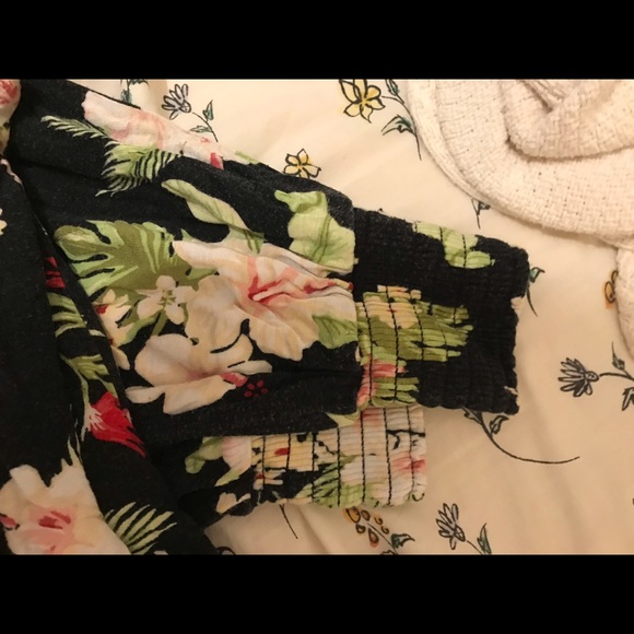 Hm used floral stretchy pants - Picture 2 of 4